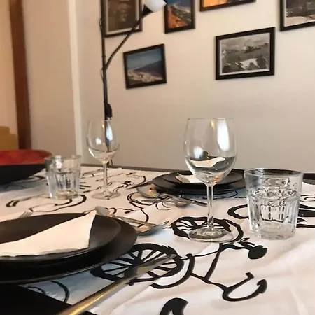 Apartamento Encantador Em Na Av. Central